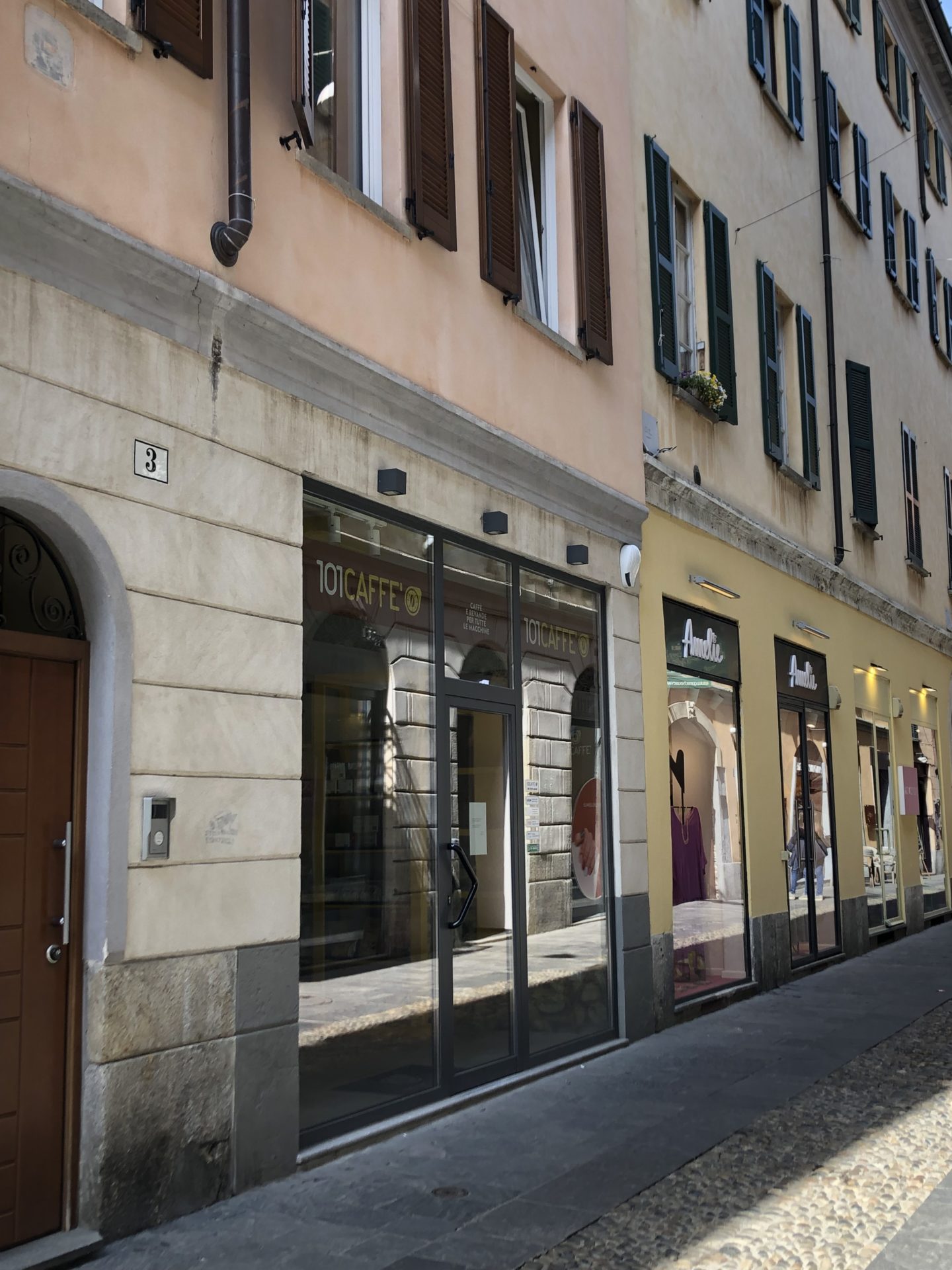 Varese - zona pedonale: negozio in locazione