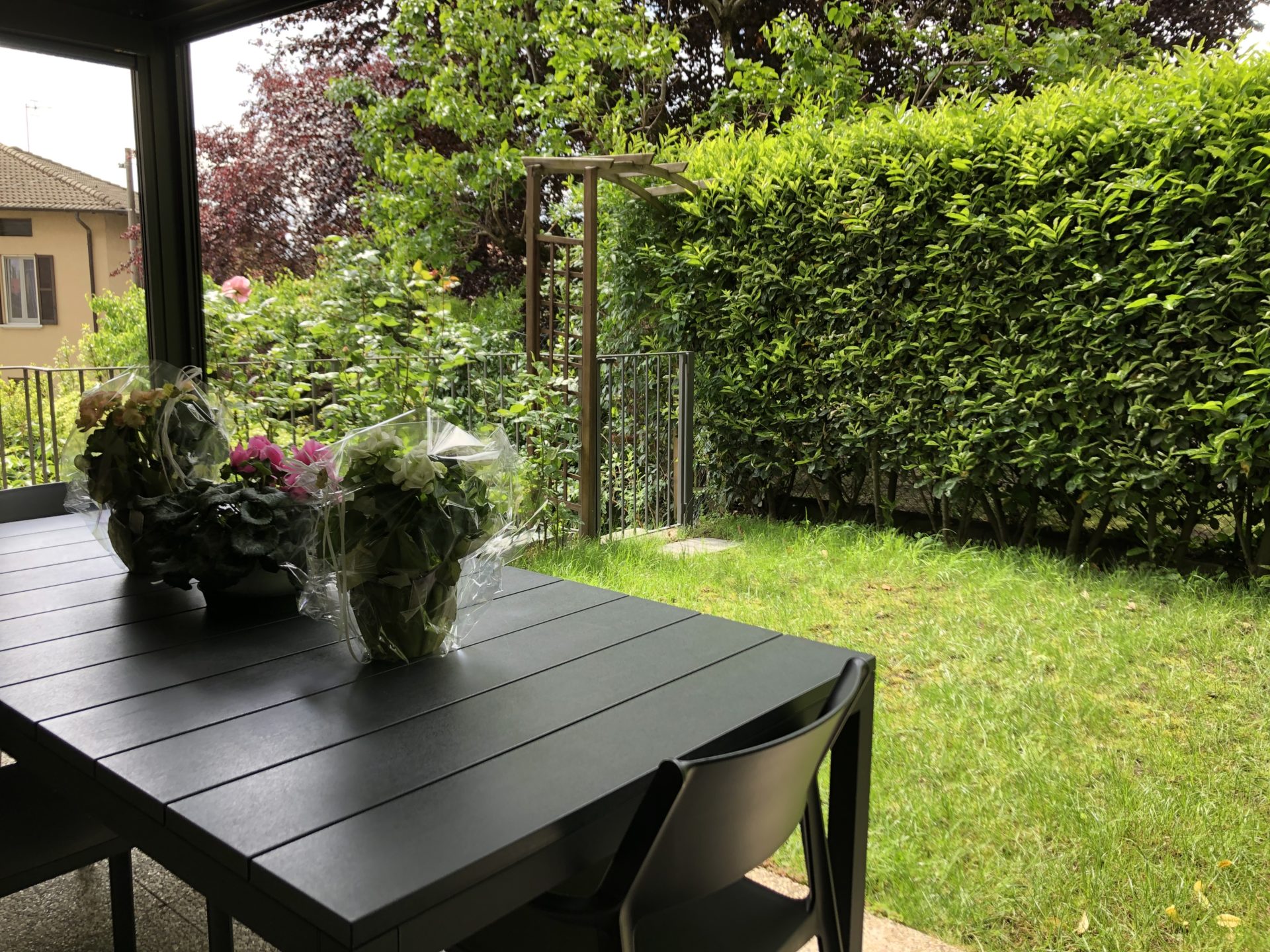 Varese - Masnago: interessante trilocale con giardino e box